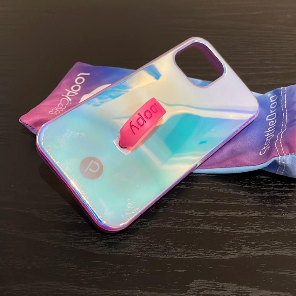 Loopy case iridescent. Size 12 12/pro